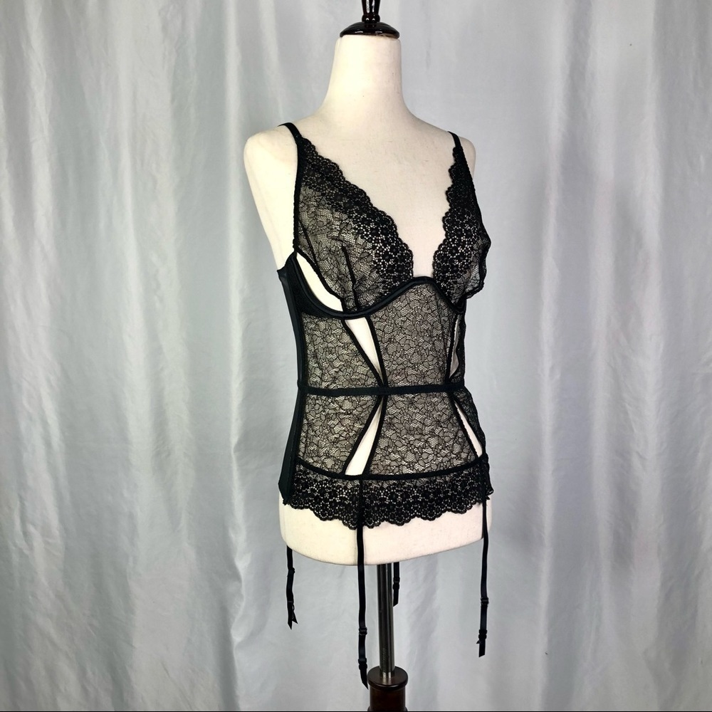 NWT Victoria’s Secret bustier lace garters peekaboo black L